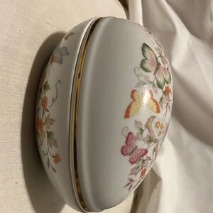 Vintage Avon 1974 , jumbo 5” porcelain decorated egg , with 22k gold edging